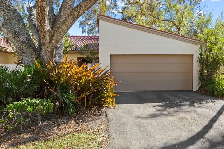 Property Photo: 3703 Quail Hollow Place FL 34210