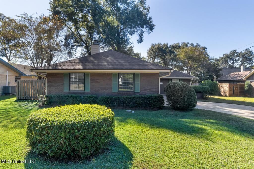 Property Photo:  2408 Palmer Drive  MS 39507 