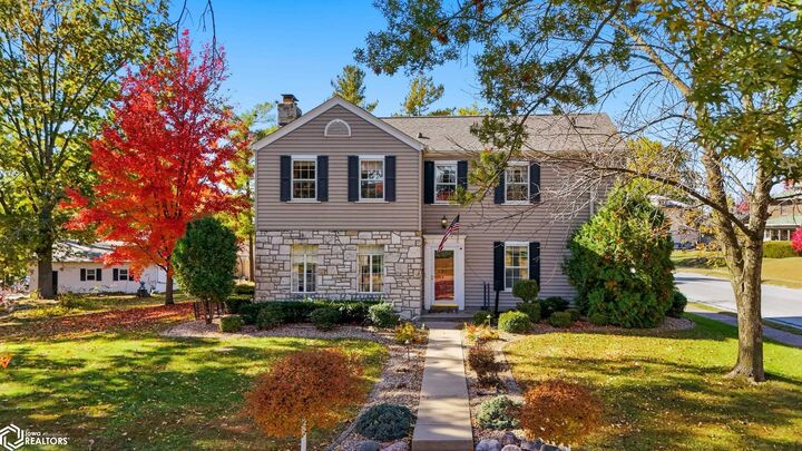 Property Photo:  1228 Grand Avenue  IA 52632 