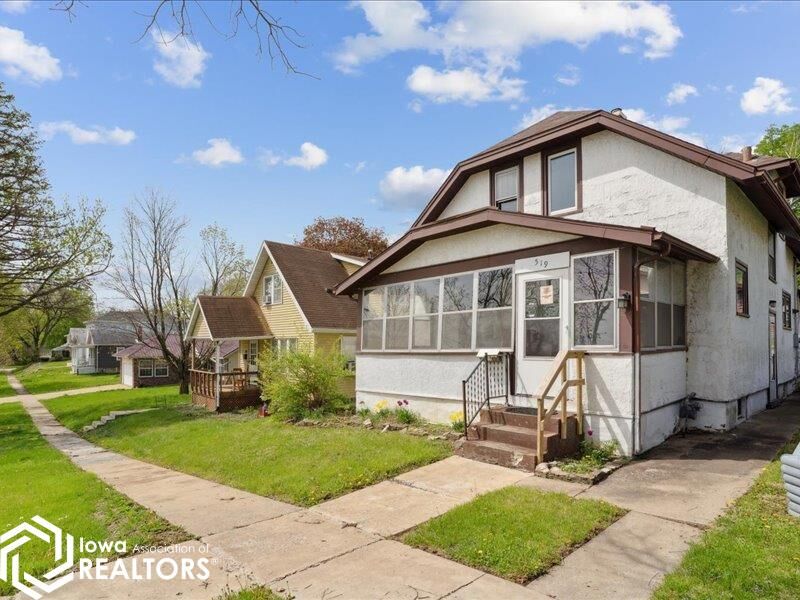 Property Photo:  519 S 8th Street  IA 52601 