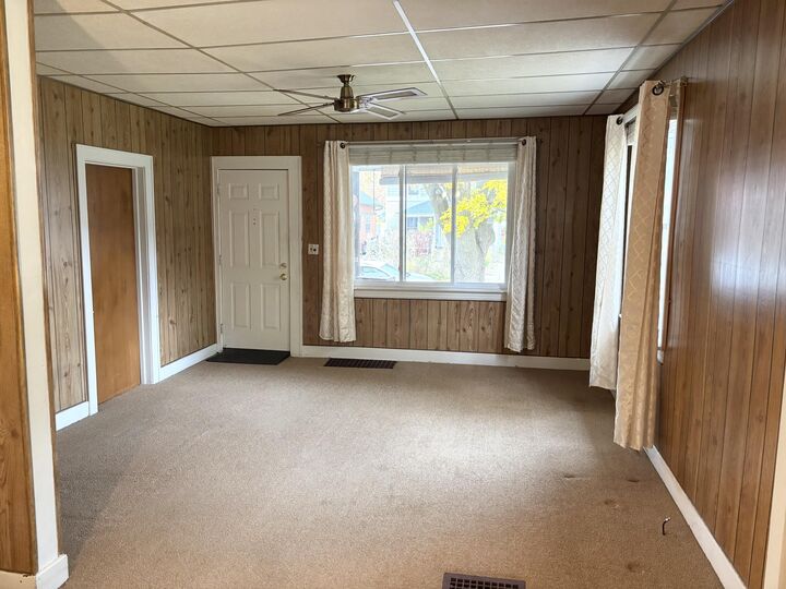 Property Photo:  4 Elmwood Street NW  MI 49505 
