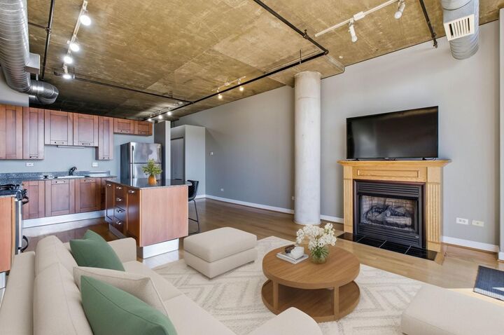 Property Photo: 111 S Morgan Street 701 IL 60607