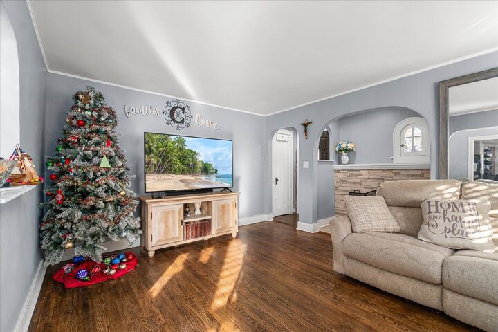 Property Photo:  937 Pearl Street  IL 60505 