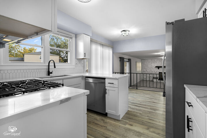 Property Photo: 118 Camelot Way IL 60440