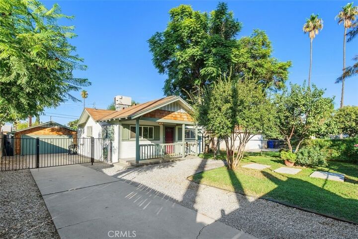 Property Photo:  1981 Marlborough Avenue  CA 92507 