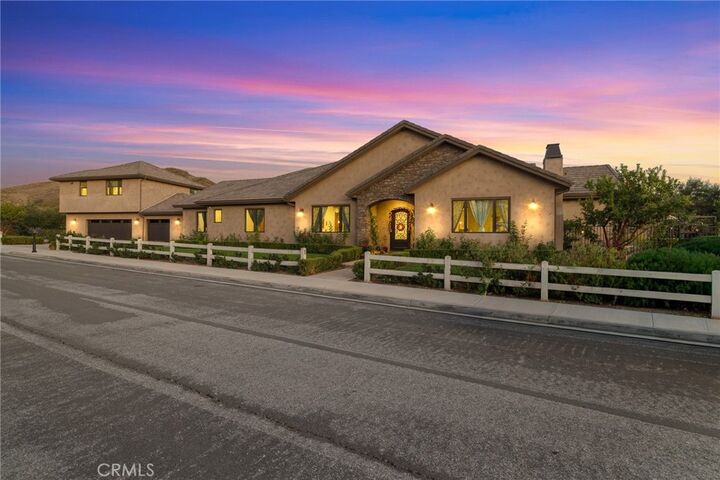 Property Photo:  4004 Snowgoose Street  CA 93065 