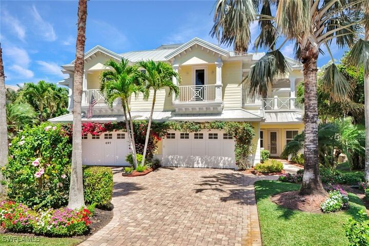 Property Photo:  699 Fairway Terrace  FL 34103 