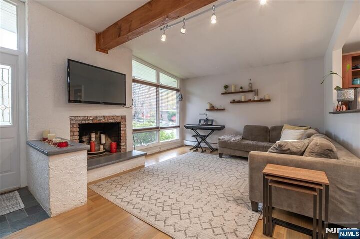 Property Photo:  15 Kingsley Road  NJ 07456 