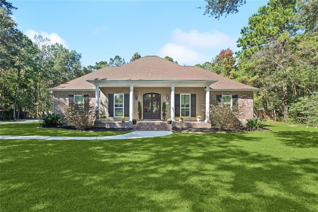 Property Photo:  2015 Old River Road  LA 70461 