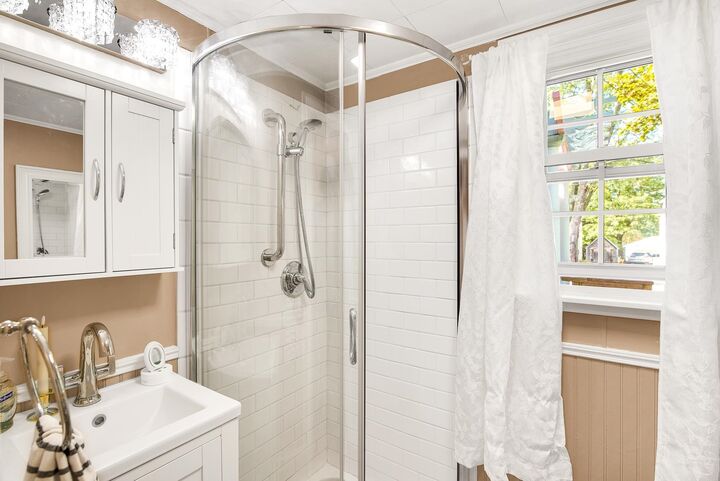 Property Photo: 107 Mount Vernon Street NH 03820