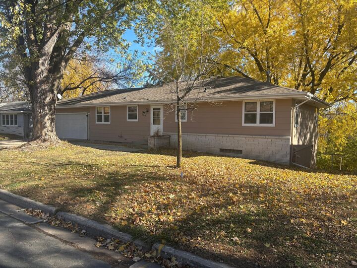 Property Photo:  314 Shady Lane  MN 55397 