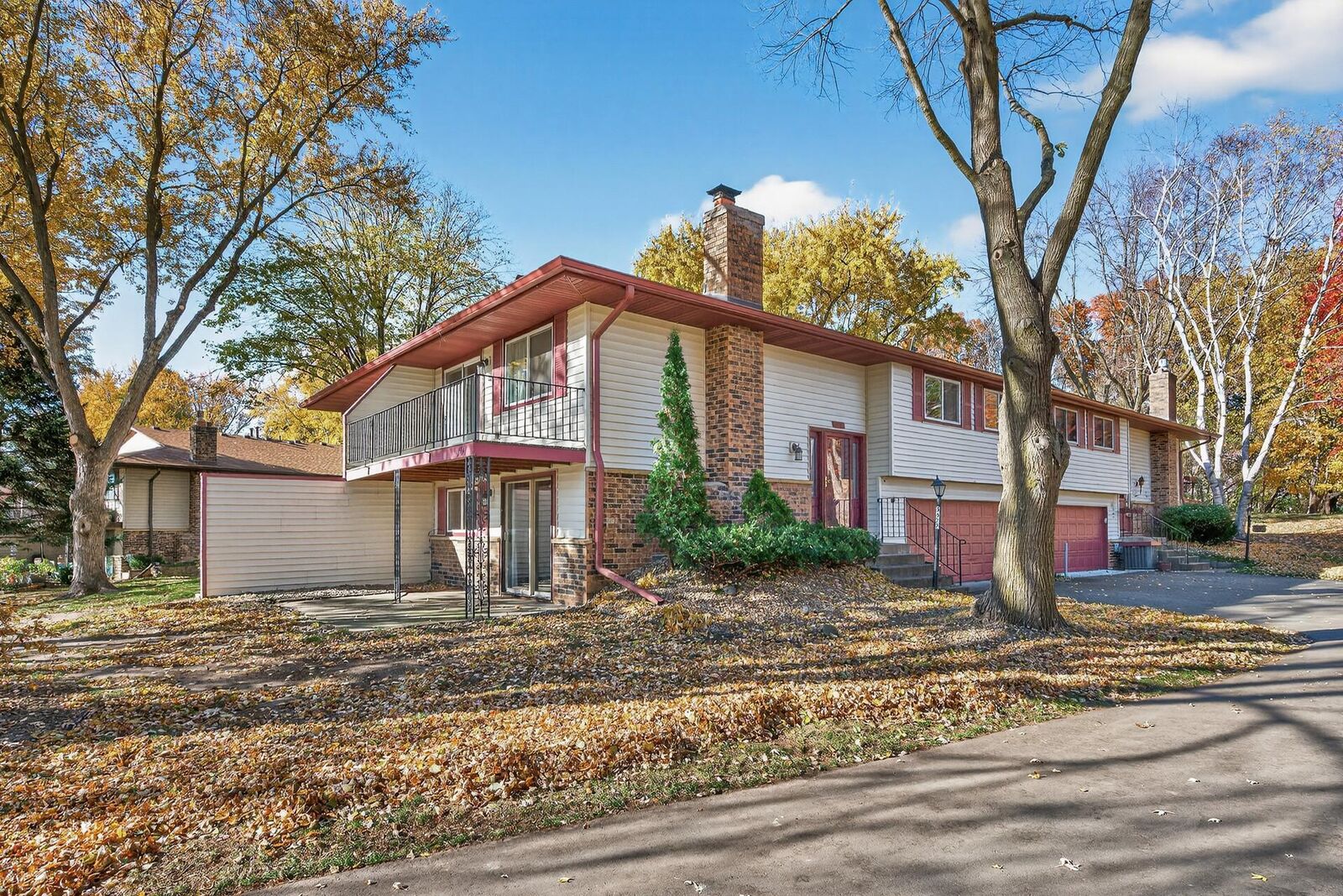 Property Photo: 3622 Garden Boulevard N MN 55128