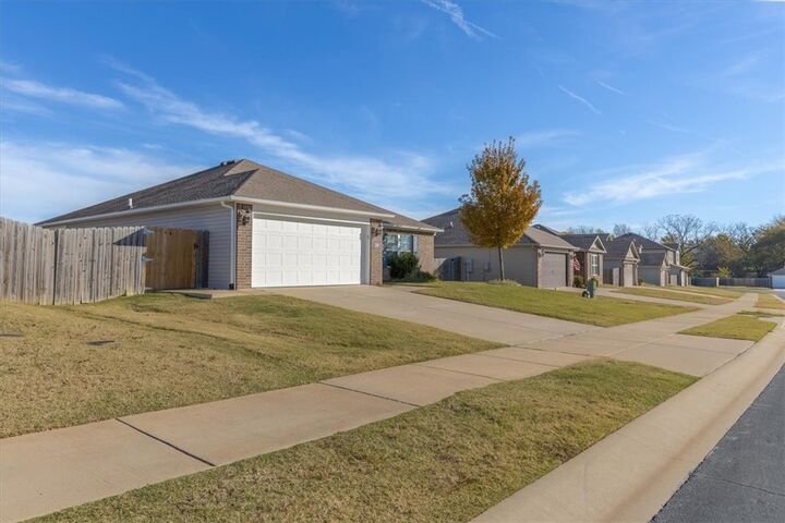 Property Photo: 2308 Hickory Wood Avenue AR 72745