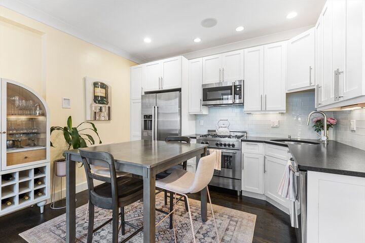 Property Photo:  170 W 5th St 1  MA 02127 