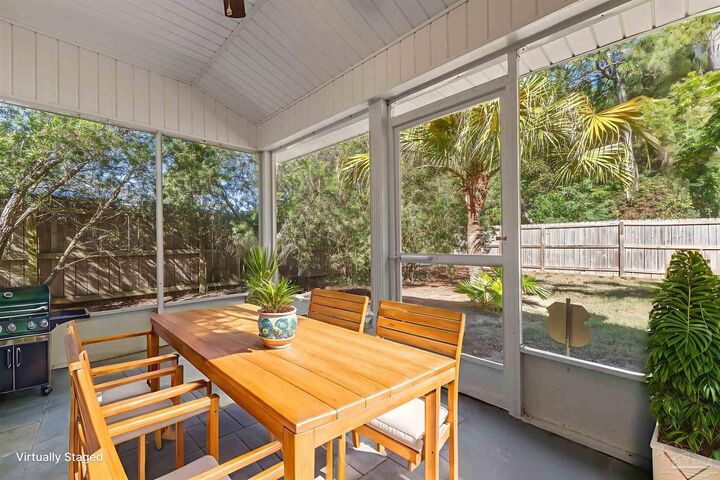 Property Photo: 3688 Quail Run Rd FL 32563