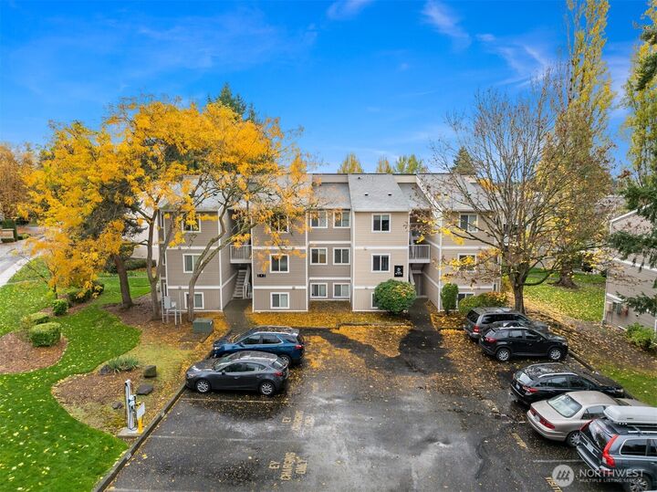 Property Photo:  12435 NE 131st Court D202  WA 98034 