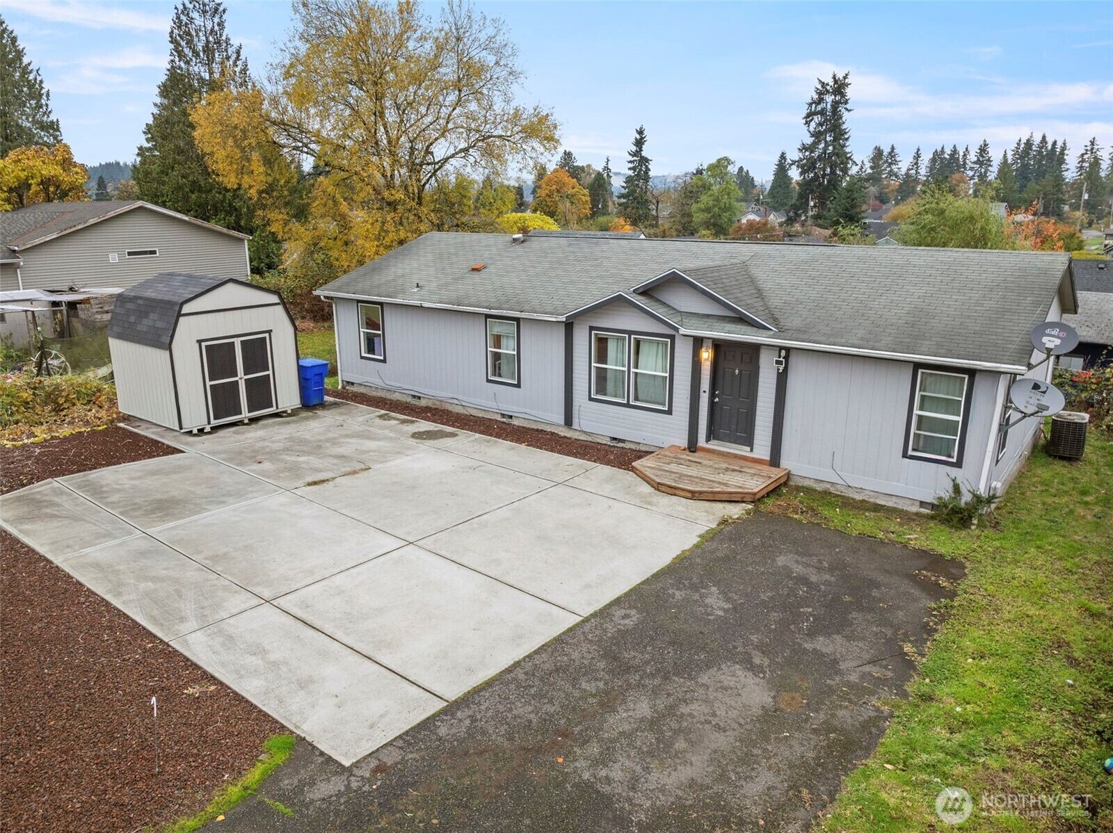 Property Photo:  1009  Lord Street  WA 98626 