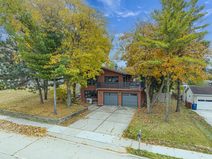 Property Photo:  2470 Deckner Avenue  WI 54302 