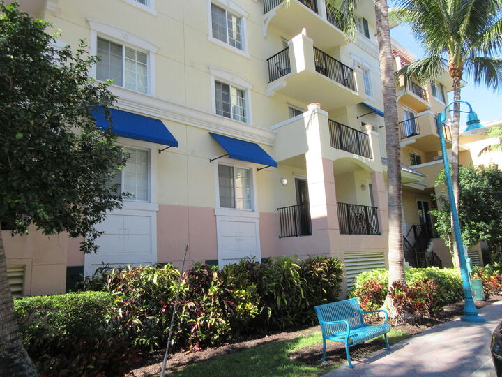 Property Photo:  250 NE 3rd Avenue 1-213  FL 33444 