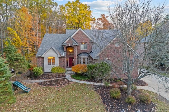 Property Photo:  30425 Munger Drive  MI 48154 