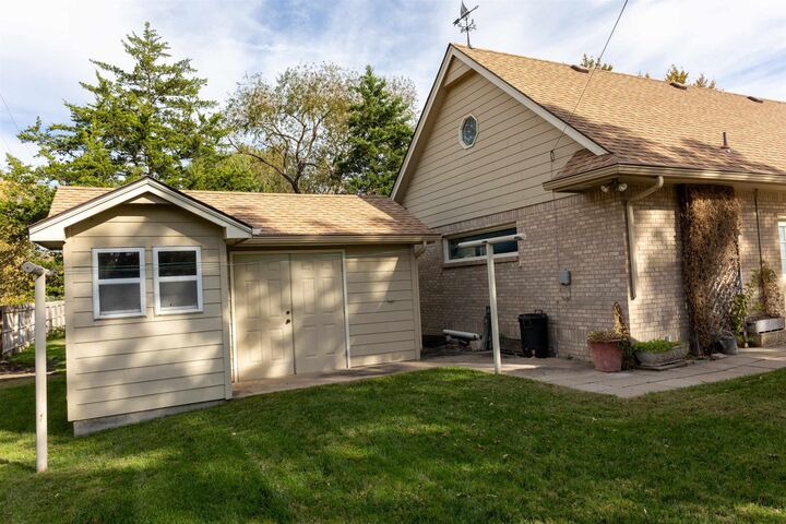 Property Photo: 335 S Fairhaven Rd KS 67209