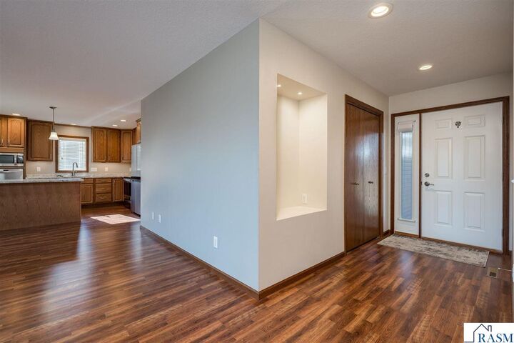 Property Photo: 101 Grovebrook Drive MN 56001