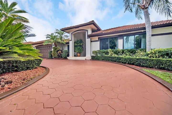 Property Photo:  15462 SW 115th St  FL 33196 