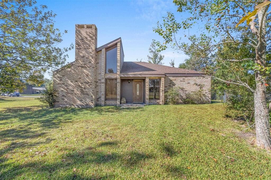 Property Photo: 670 Abby Lane LA 70611