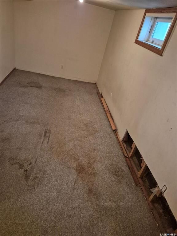 Property Photo:  818 K Avenue N  SK S7L 2N1 