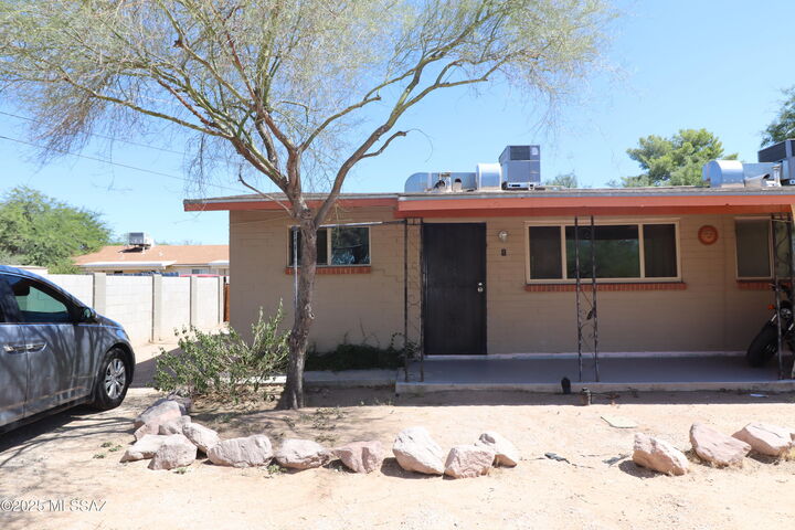 Property Photo: 3026 N Flanwill Boulevard AZ 85716