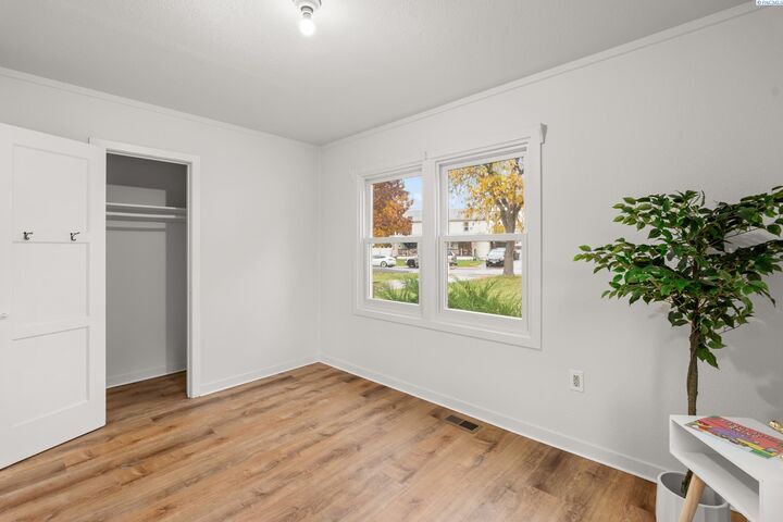 Property Photo: 417 Douglass Ave. WA 99352