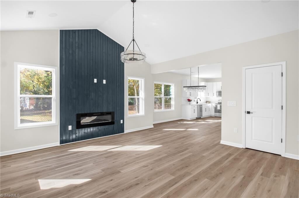 Property Photo:  2002 Kersey Street  NC 27406 