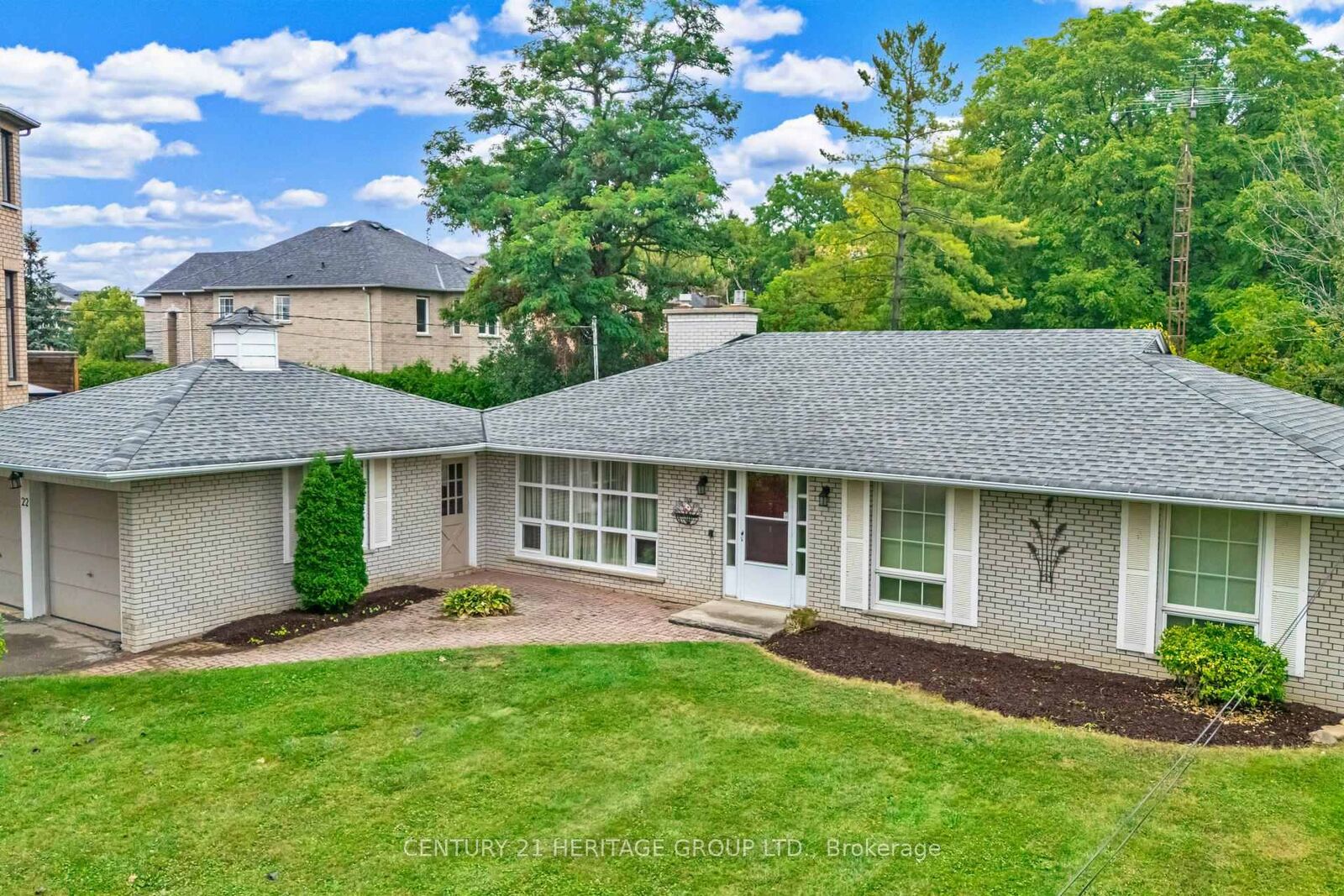 Property Photo:  22 Poplar Drive  ON L4E 2X6 
