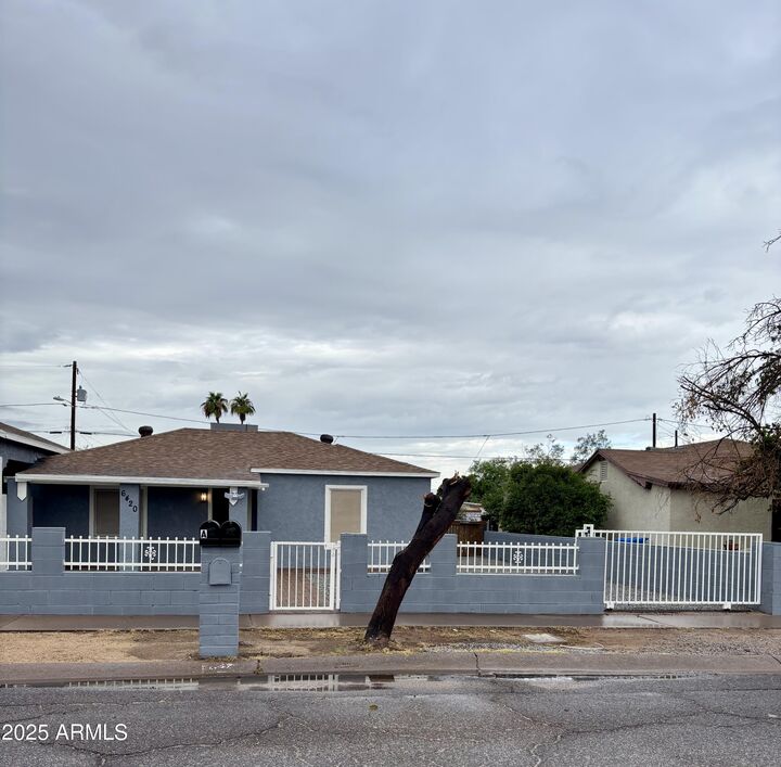 Property Photo: 6420 S 4th Avenue AZ 85041