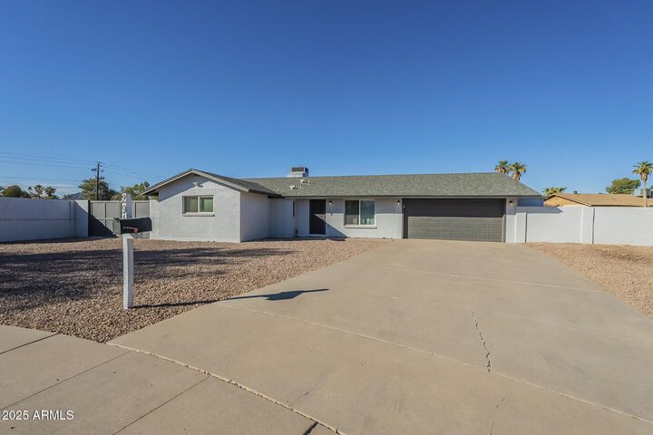 Property Photo:  2914 E Cactus Road  AZ 85032 