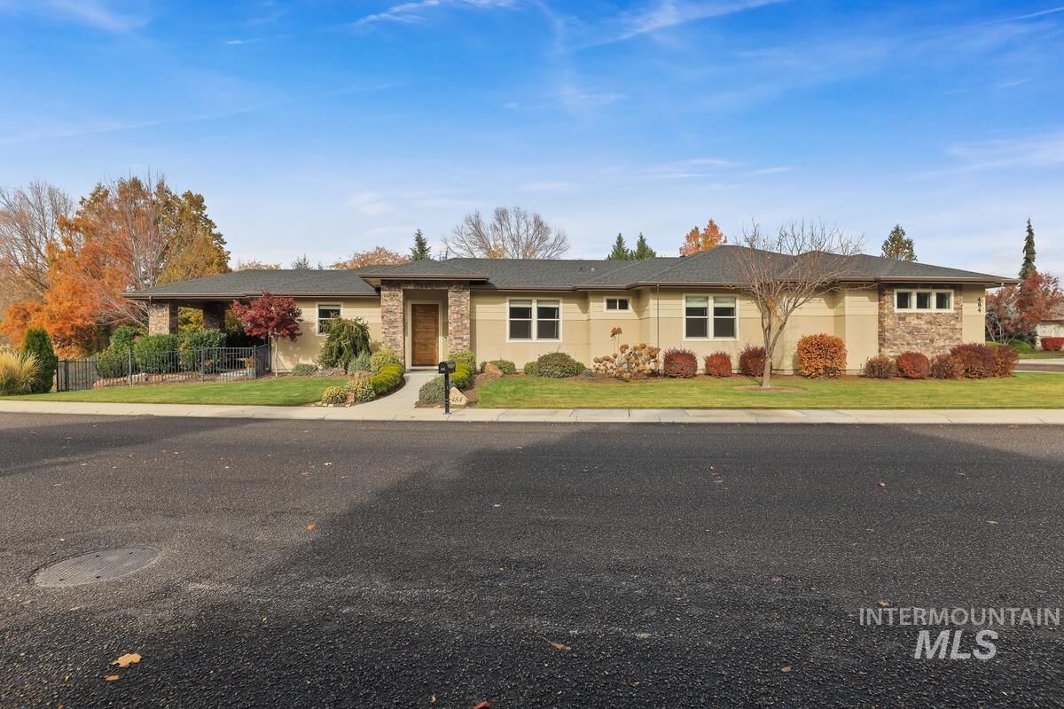 Property Photo:  484 W W Oakhampton Dr  ID 83616 