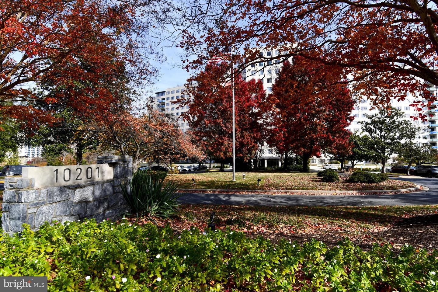 Property Photo: 10201 Grosvenor Place 1015 MD 20852
