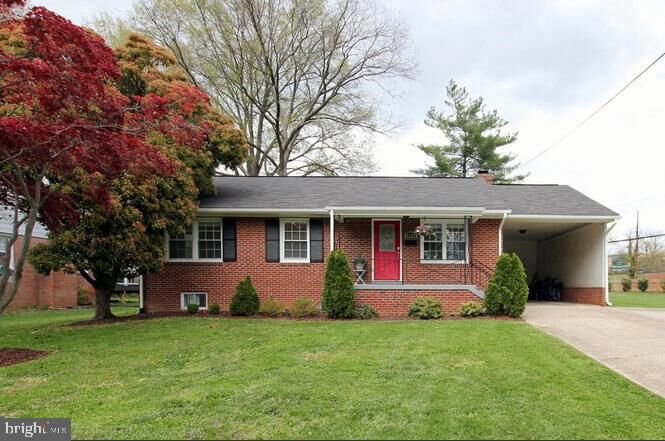 Property Photo:  4444 Wells Parkway  MD 20782 