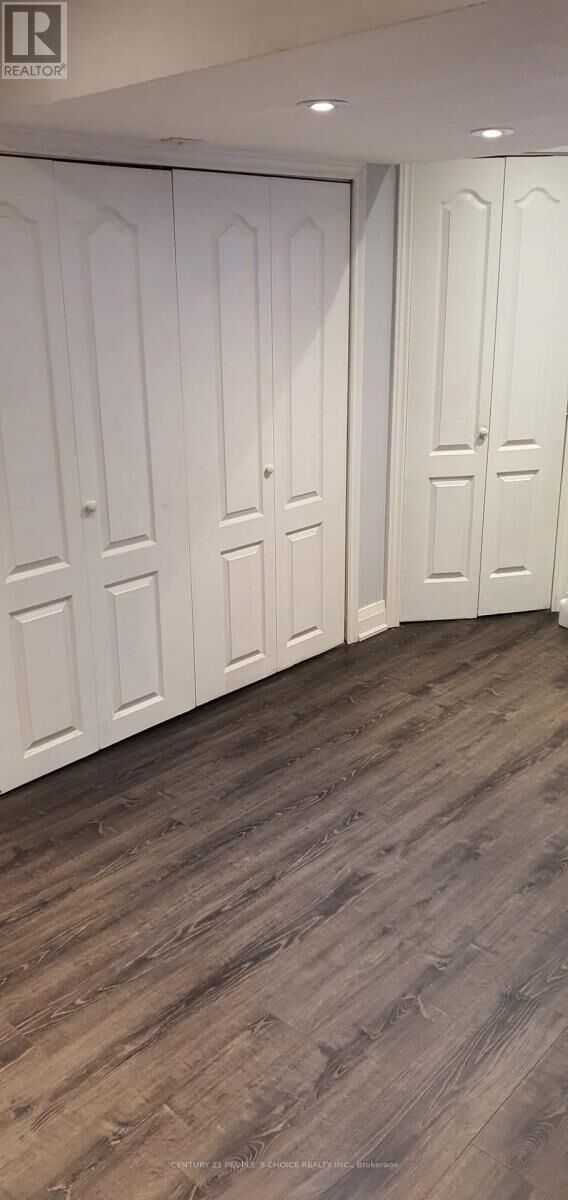 Property Photo:  3210 Carabella Way Bsmt  ON L5M 6S6 