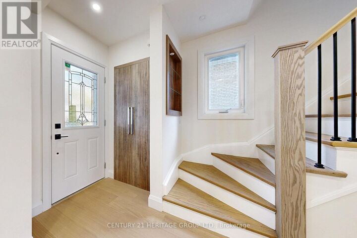 Property Photo: 547 Melrose Avenue ON M5M 2A4