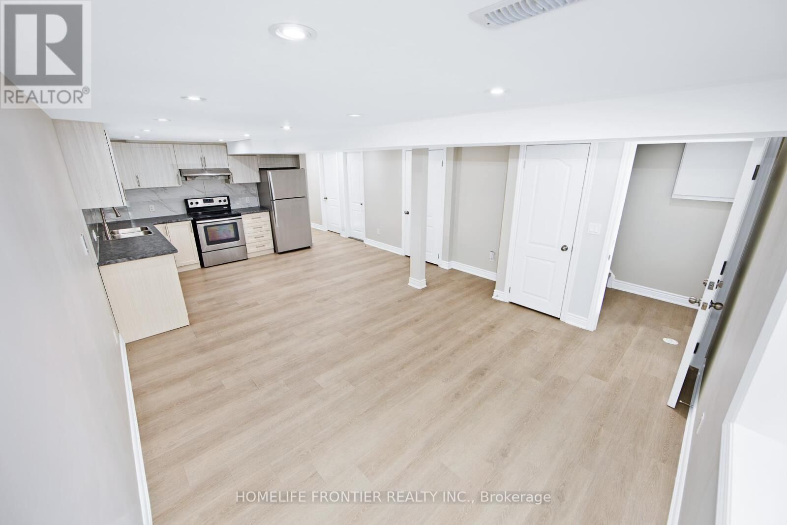 Property Photo:  40 Pennywood Road  ON L6V 2K4 