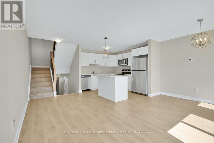 Property Photo:  81 Whitcomb Crescent  ON K7A 0A2 