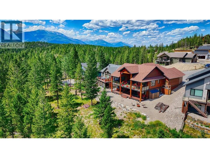 Property Photo: 2621 Brewer Ridge Rise BC V0A 1K6