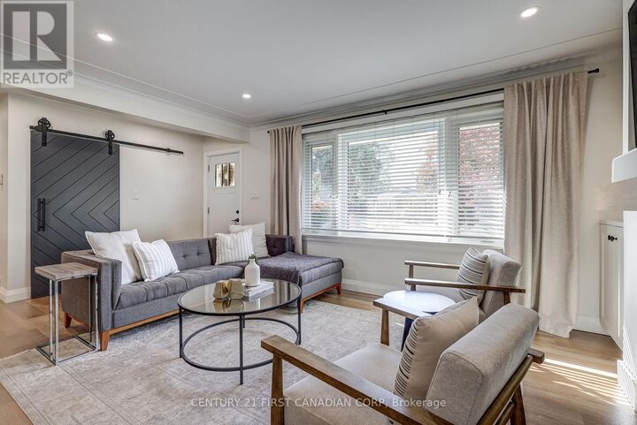 Photo de la propriété: 374 Glenrose Drive ON N6K 2A8