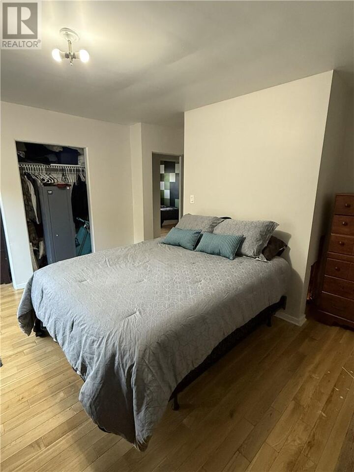 Photo de la propriété: 1274 Montrose Avenue ON P3A 3B8