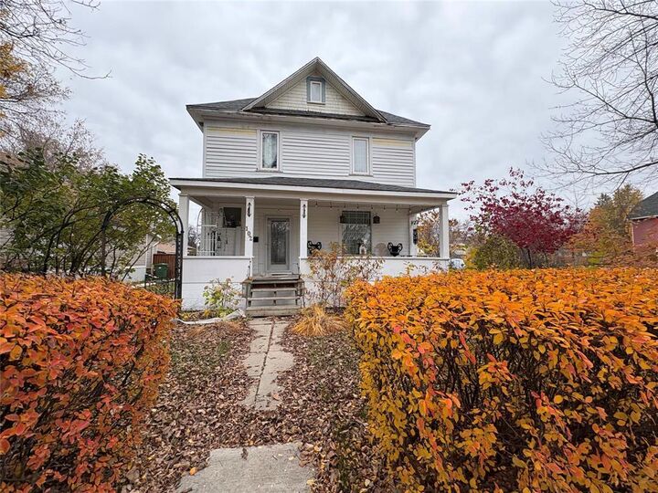 Property Photo: 102 4th Avenue Southwest MB R7N 1T7