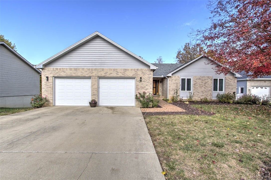 Property Photo: 9 Blakeridge Place IL 62549