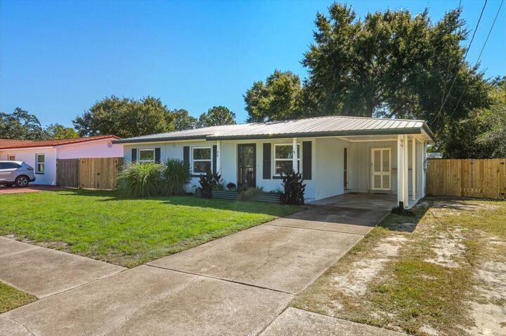 Property Photo: 419 Marlowe Dr Drive FL 32547