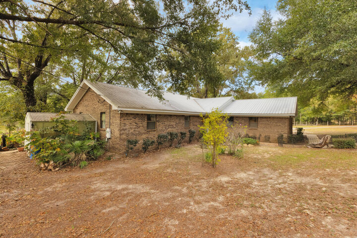 Property Photo:  2540 Taylor Road  FL 32536 