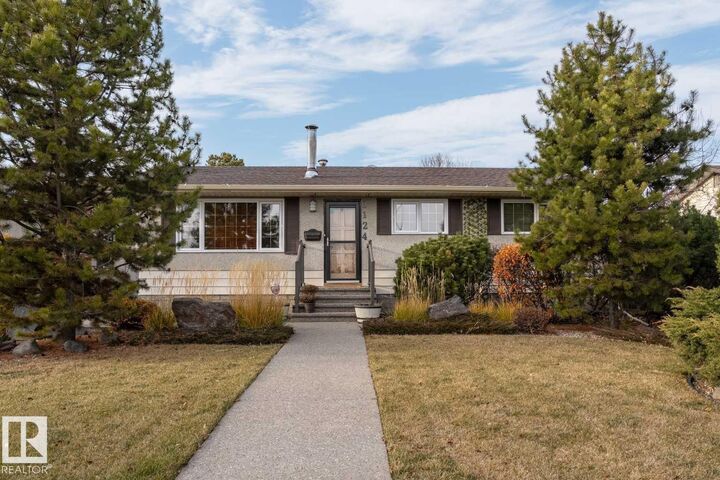 9124 167 Street NW  Edmonton AB T5R 2T9 photo